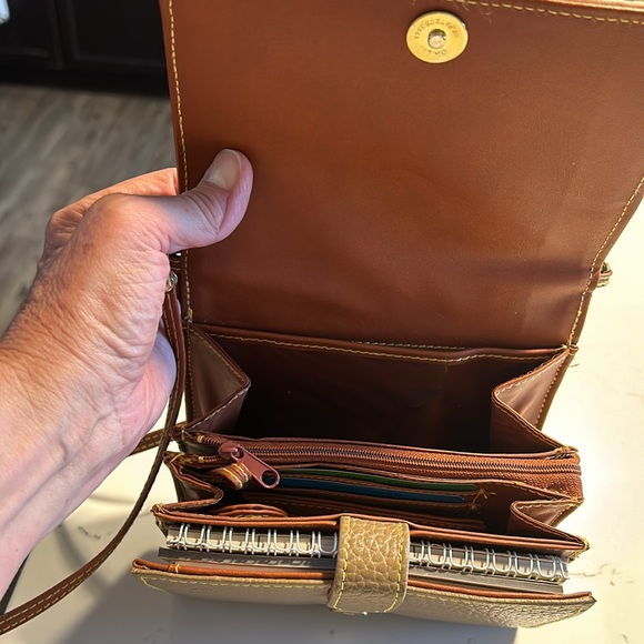 Dooney & Bourke tan crossbody bag.  A lot of space for credit cards & more. - Picture 2 of 8